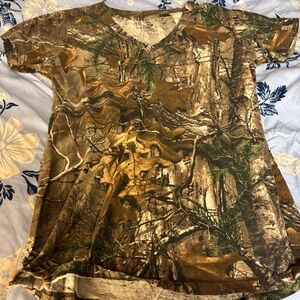 Magellan camo V-neck T-shirt